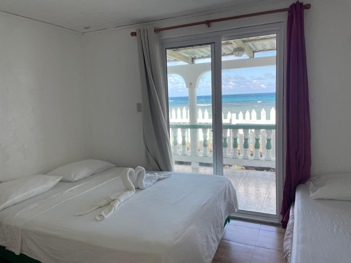 The Wave Hostel Corn Island Brig Bay Eksteriør billede