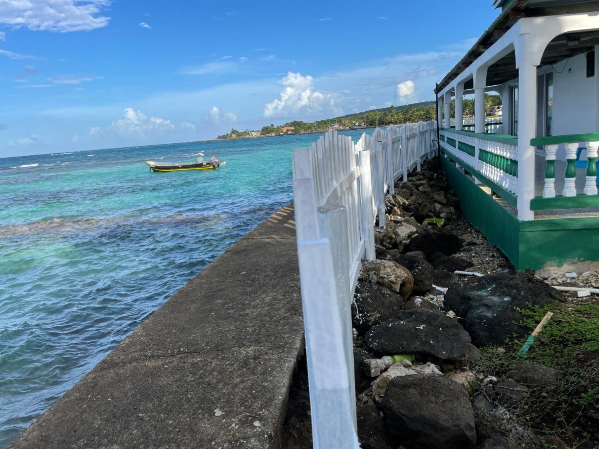 The Wave Hostel Corn Island Brig Bay Eksteriør billede